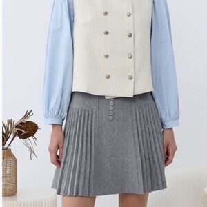Cute preppy gray pleated mini skirt NWOT